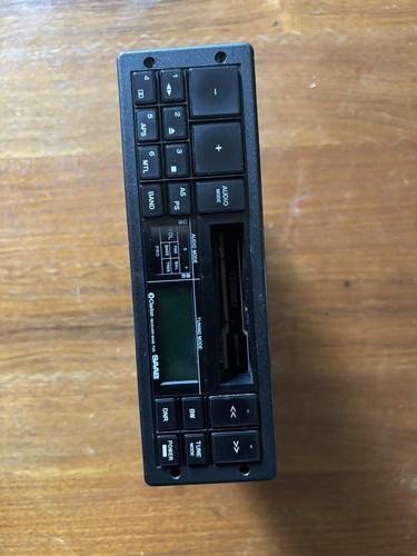 Clarion car stereo - stereo,