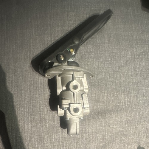 Ky1916 foot brake valve - foot, and