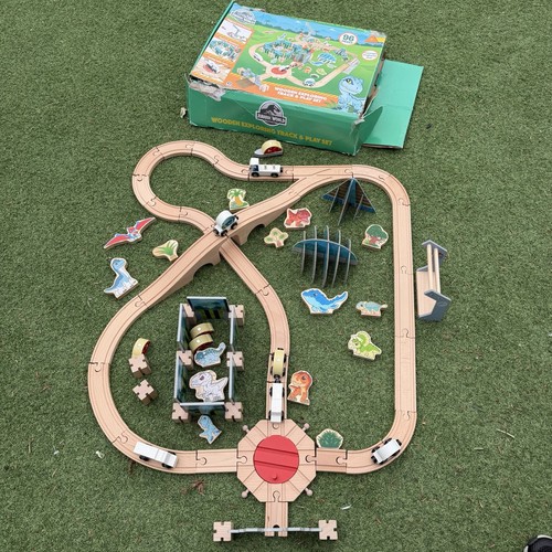 Jurassic world wooden - jurassic, world wooden