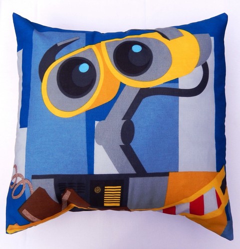 Wall filled cushion vintage - wall-e,