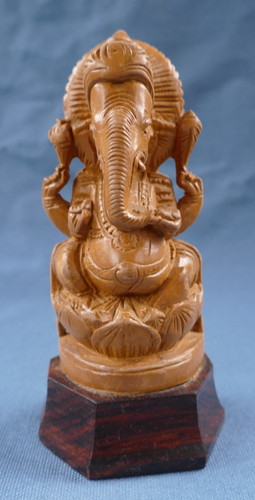 Beautiful vintage hand carved - beautiful,