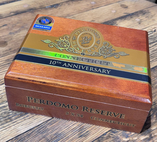 Empty perdomo wooden - cigar, box