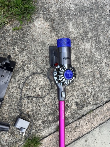 Dyson cordlessv6 - dyson,