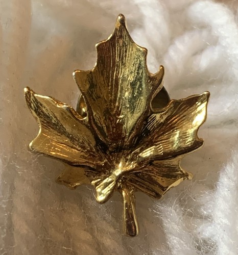 Gold tone maple leaf vintage - tone,