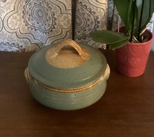 The Linn Pottery Bowl wirh Lid