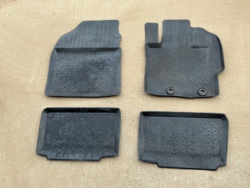 Toyota yaris cross rubber - cross,