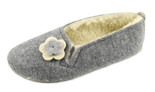 Ladies wool felt slippers - wool,