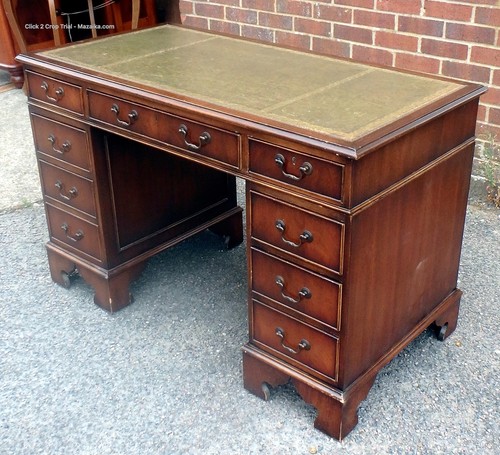 Antique style mahogany - , desk