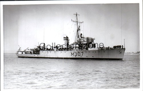 Royal navy minesweeper - royal,