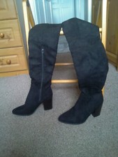Ladies Size 6 Black Thigh