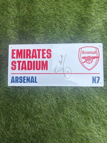 Bukayo saka signed arsenal - saka,