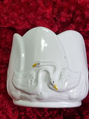 Large white planter - large,