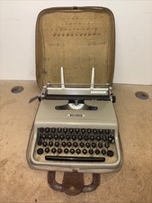 Vintage Olivetti Lettera 22