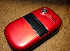 Sony Ericsson Z320i flip phone