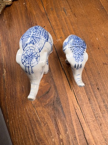 Small china blue and - small, white