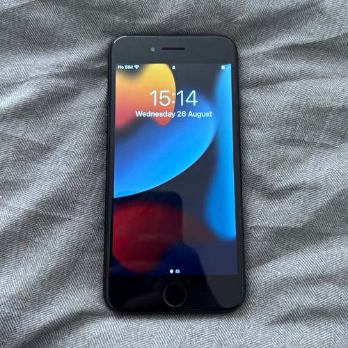 Apple iphone 32gb black - 7,
