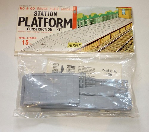1960s airfix scale station - oo,