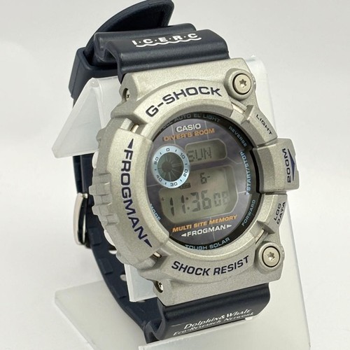 Shock dolphin whale frogman - shock,