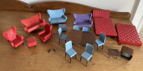 Vintage dolls house - vintage,