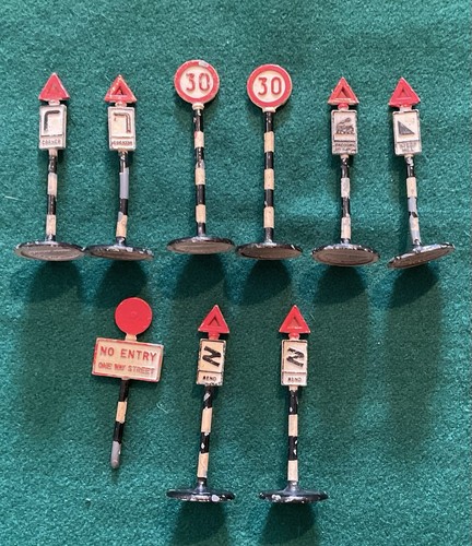 Dinky toys traffic road signs - dinky,