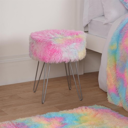 Fluffy footstool hairpin - fluffy,