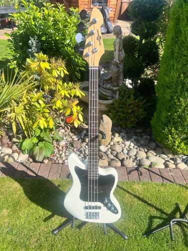 Gear4music string electric - 4-string,