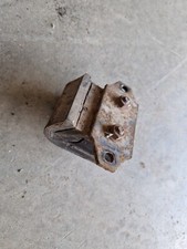 VW GOLF JETTA CADDY MK1 / SCIROCCO MK2 1.6 - 1.8 REAR AUTO GEARBOX MOUNT BRACKET