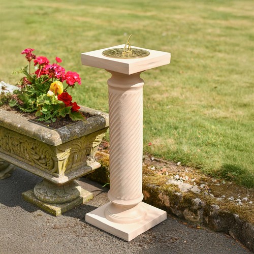 Torquent ornate cream cast - ornate,