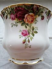 ROYAL ALBERT OLD COUNTRY ROSES JARDINERE (PLANT POT) 