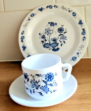 Vintage Arcopal Blue Onion