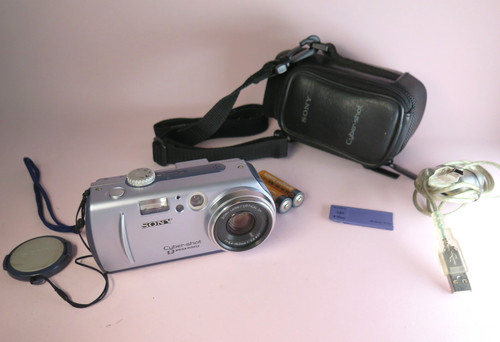 Sony cybershot dsc p30 - sony,