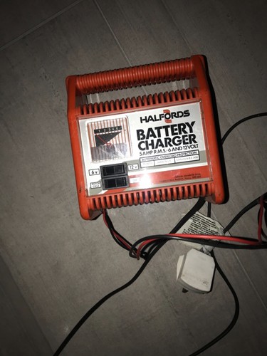 Halfords battery charger - , 12v