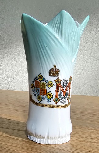 Goss crested china leek - goss,