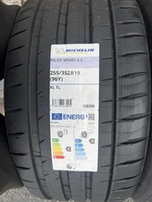 1x Michelin Pilot Sport 4s
