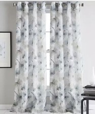 DKNY Modern Bloom 50"x 63"