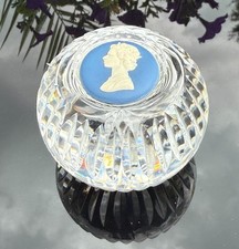 Wedgwood Queen Elizabeth II Silver Jubilee - Crystal Paperweight Blue Cameo 1977