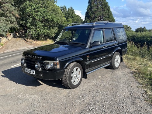 Land rover discovery v8 - 2,