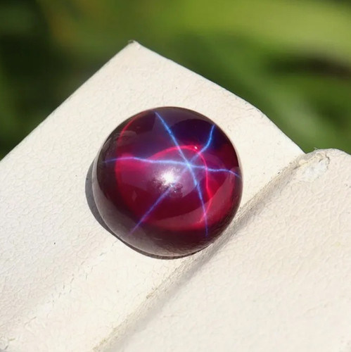 Round cut purple star - purple, sapphire