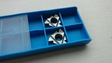 2 Vardex threading inserts 4IR