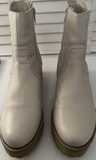 MODA IN PELLE  ‘ZIPSTER’ CREAM LEATHER BOOTS SIZE 7 (40)