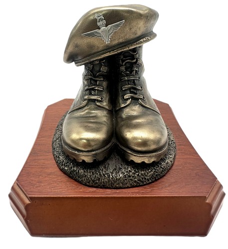 Parachute regiment boots and - parachute,