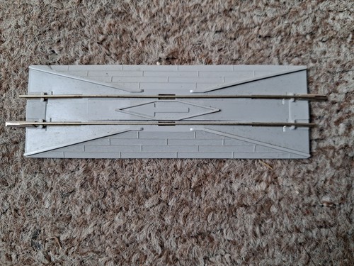 Level crossing track n - (3), "n"