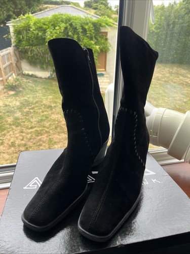 Russell and bromley - russell,