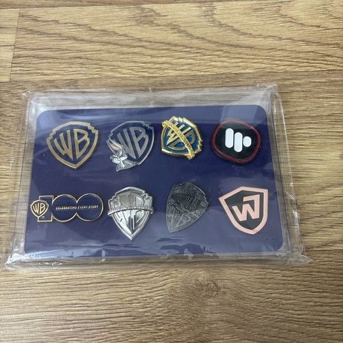 Set badges warner bros - badges,