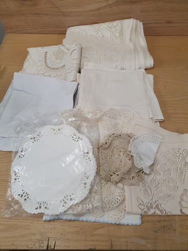 Bundle vintage table - of,