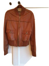 woman second hand clothes 