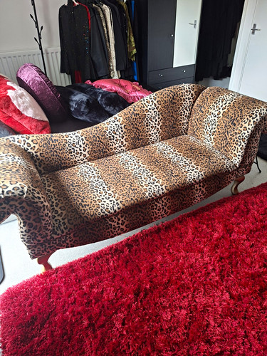 Leopard print retro chaise - leopard,