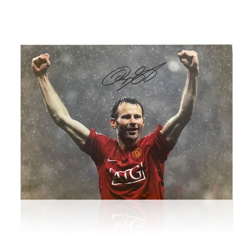 Ryan giggs signed - ryan, manchester