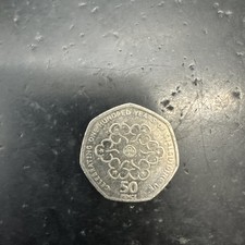 Girl Guiding 100th Anniversary 2010 50p Coin. Circulated UK Royal Mint Coín