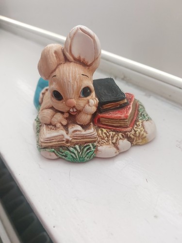 Woodlander rabbit figures - rabbit,